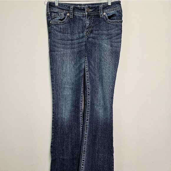 silver Suki 31x34 (tall) distressed bootcut jeans - Picture 7 of 10